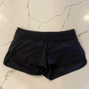 Lululemon shorts size 6